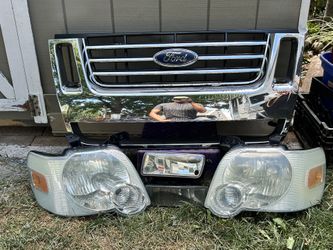 06-10 Explorer Chrome Grill and lights