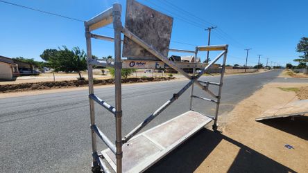 Upright Scaffolding (Collapsible)