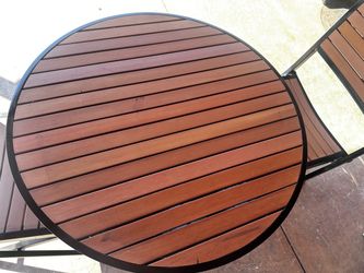 Patio set excellent condition.