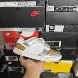 Nike Dunk Low Heirloom size 7W 5.5M  USED But Clean