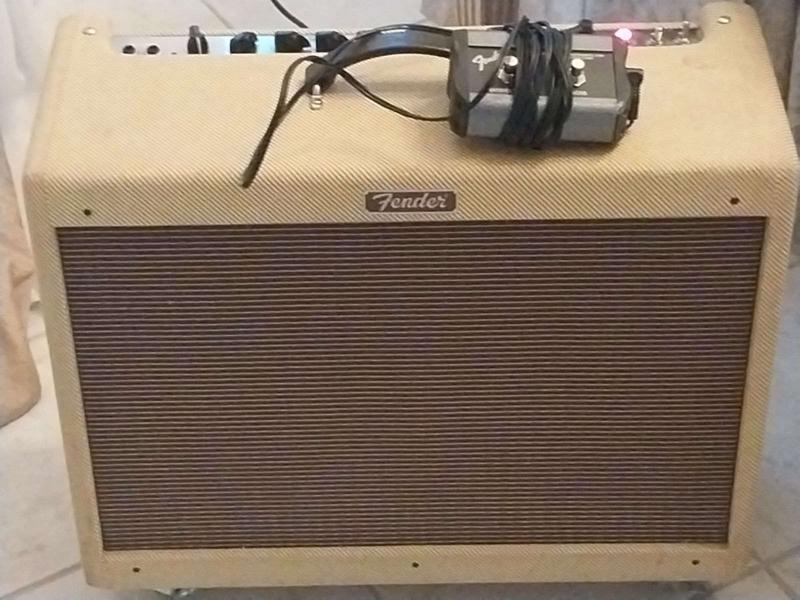 FENDER BLUES DELUXE RE-ISSUE AMPLIFIER