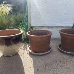 3  clay pots