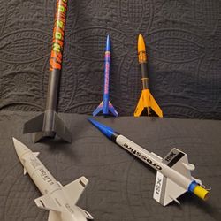 Model Rockets Estes With Extras 