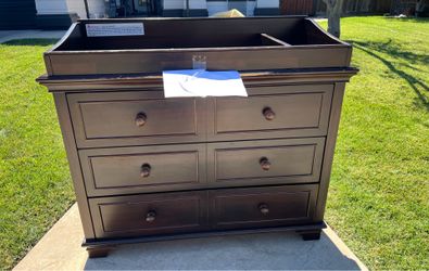 Dresser Free