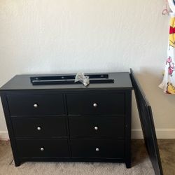 6 Drawer And Side Dresser 