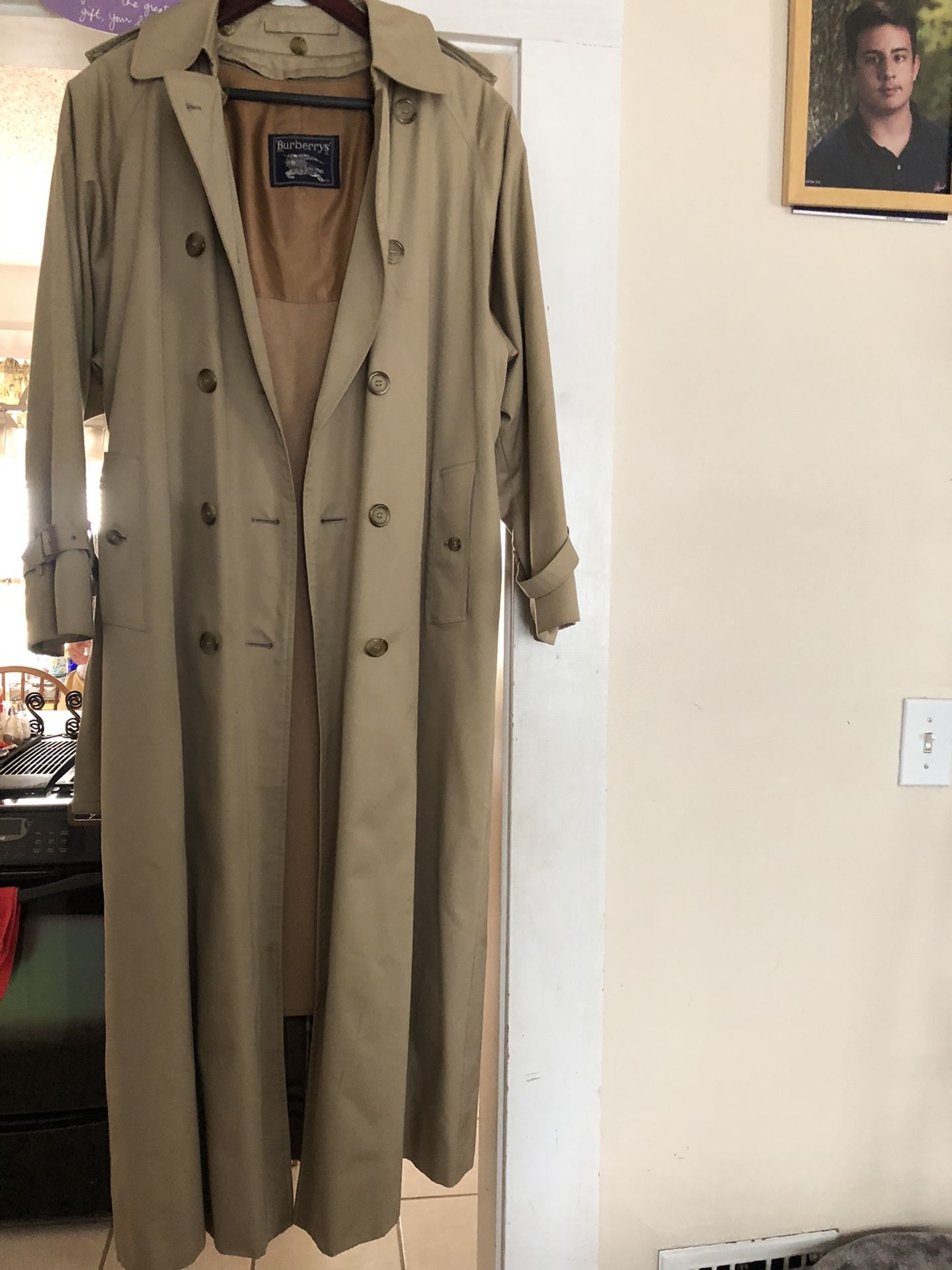 Pre 1980s Burberry’s trench