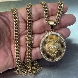 Lion Head Pendant 26” Cuban Necklace And Men Watch 