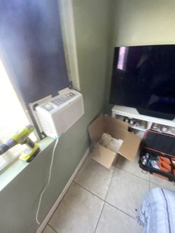 Window Ac Side to side Up And Down I Can Help 