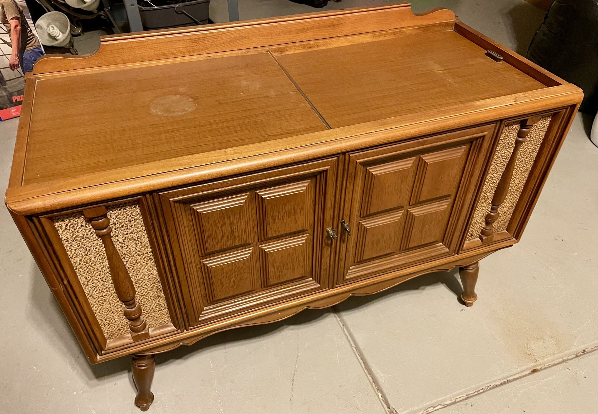 Magnavox 1960’s Vintage Stereo/Record Player