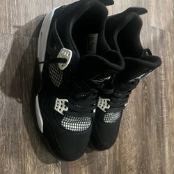 Jordan 4s White Thunders 