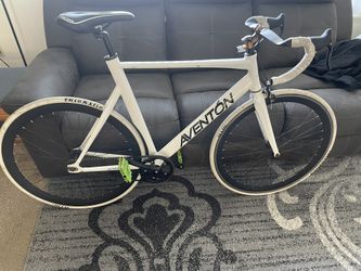 Bicycle Aventon 