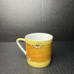 Yellow And Daisy Cup, HAND PAINTED By Etta Blankenburn