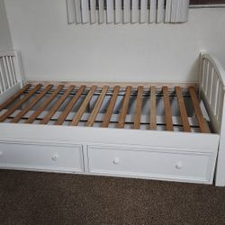 Twin Sizw Bed