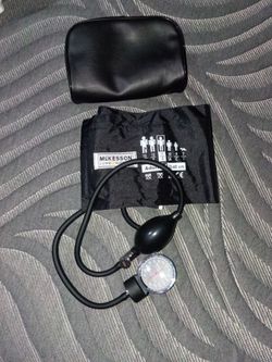 🩺🩺McKesson Lumeon Aneroid Sphygmomanometer🩺🩺