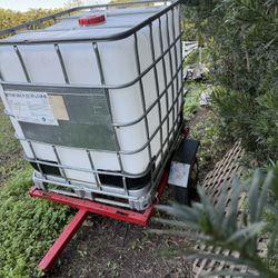 Trailler With Water Tank