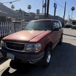 1999 Ford Explorer