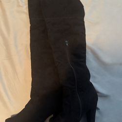 Black Knee High High Heeled Boots 