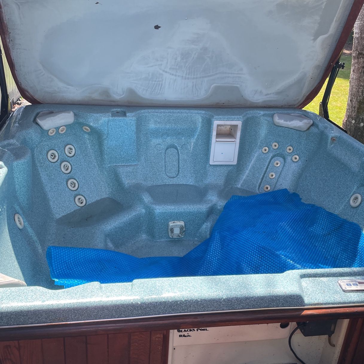 6 Person Hot Tub 8ft X 8ft