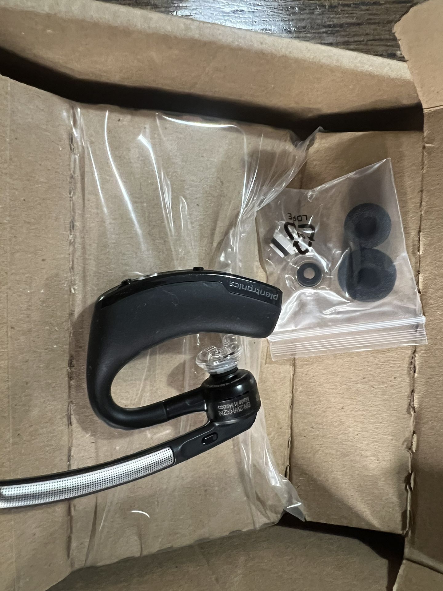 Poly Voyager Legend Wireless Headset (Plantronics) SingleEar via