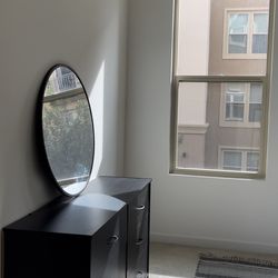 Dresser With Round Mirror