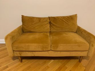 58” Velvet Couch - Easy Pickup in Hyde Park