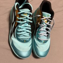 Pumas Lamelo Shoes Size 9