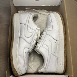 White Nike Air Force 1 Low (Gum Sole) – Size 9
