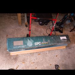 Laminate Wood Floor Water Proof Brand New 5 Box $200 all Cash Only