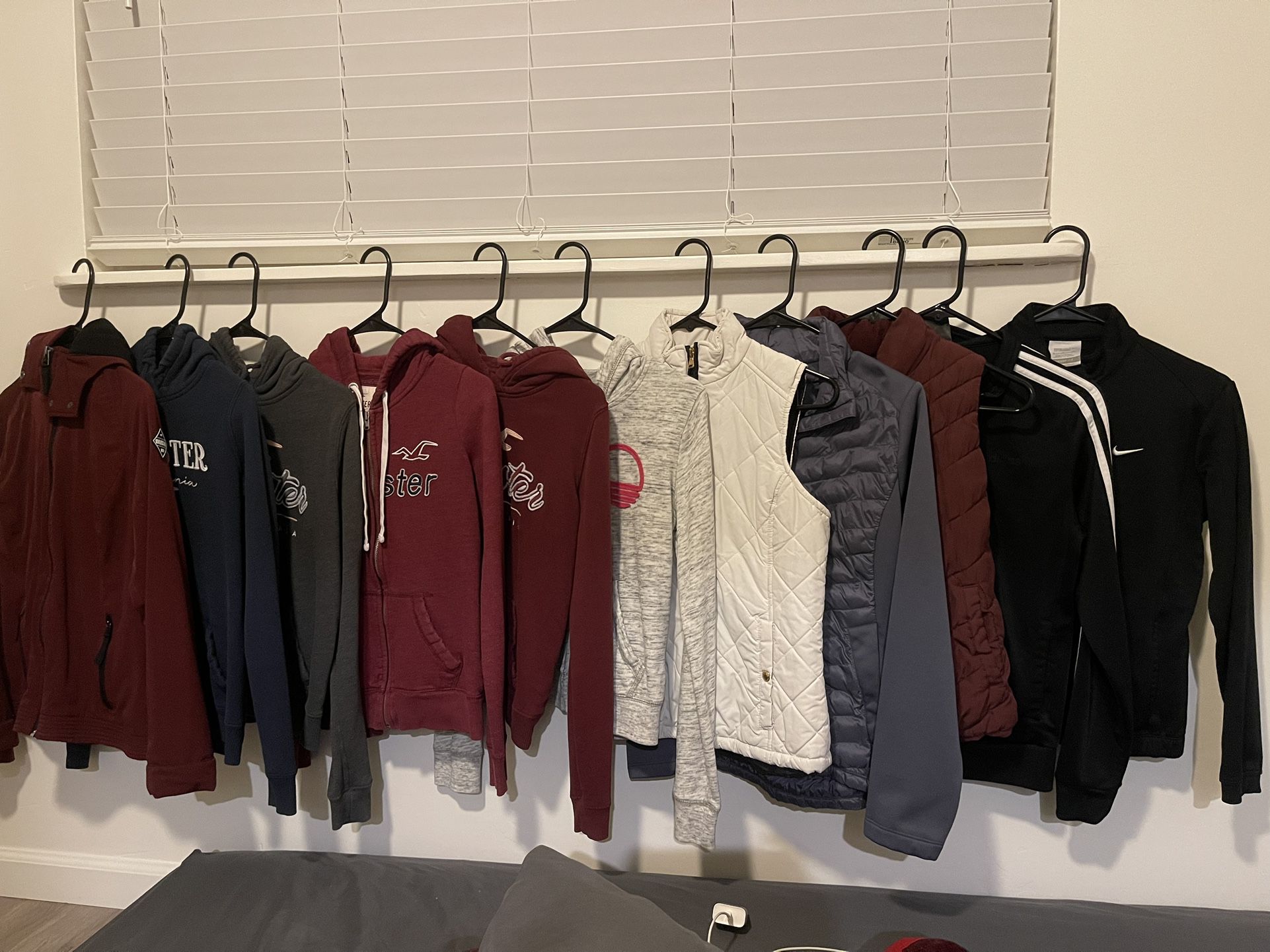 1hollister Jacket, 5 Holister Sweater,ralph lauren Vest,32 Degree Jacket, Gap Vest, Adidas Jacket And Nike Jacket