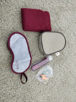 Emirates  Airline Amenity Kit In Pouch 