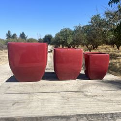 Set Of 3 Burgundy Pots 