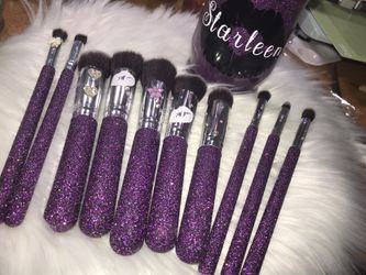 Makeup brushes