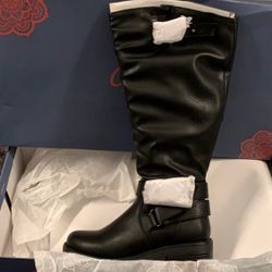 Women’s Black boots