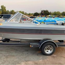 1989 GRANADA Boat