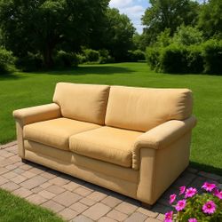 DISCOUNTED PRICE FOR TODAY reclining sofa in Great Condition