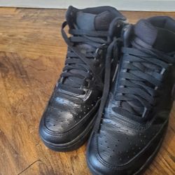 Nike Tennis Shoes 