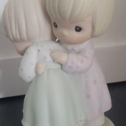 Precious Moments "That's What Friends Are For" Figurine
