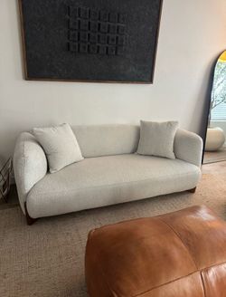 Teddy sofa ( delivery available )