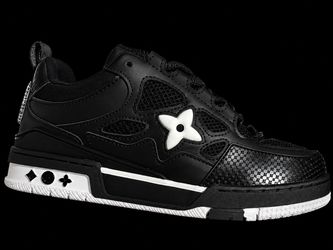 Men Lv trainer shoe