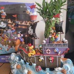 Disney Halloween 2024 Haunted Ship Colletion