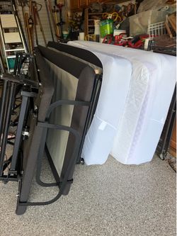 Barely Used Adjustable Split King Bed Setup