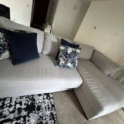 Very beautiful and practically new sofa.
