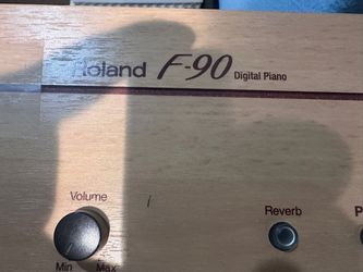 Digital Piano - Roland F 90
