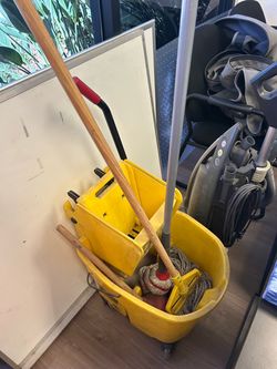 Mop Bucket and Wringer With Two Mops.