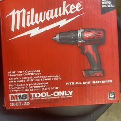 Milwaukee M18 Hammer Drill