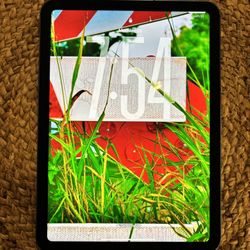 iPad 10th Gen 64GB Carrier Locked