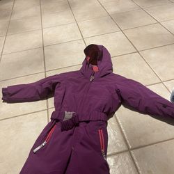SPYDER. SNOW. SUIT  Size 6