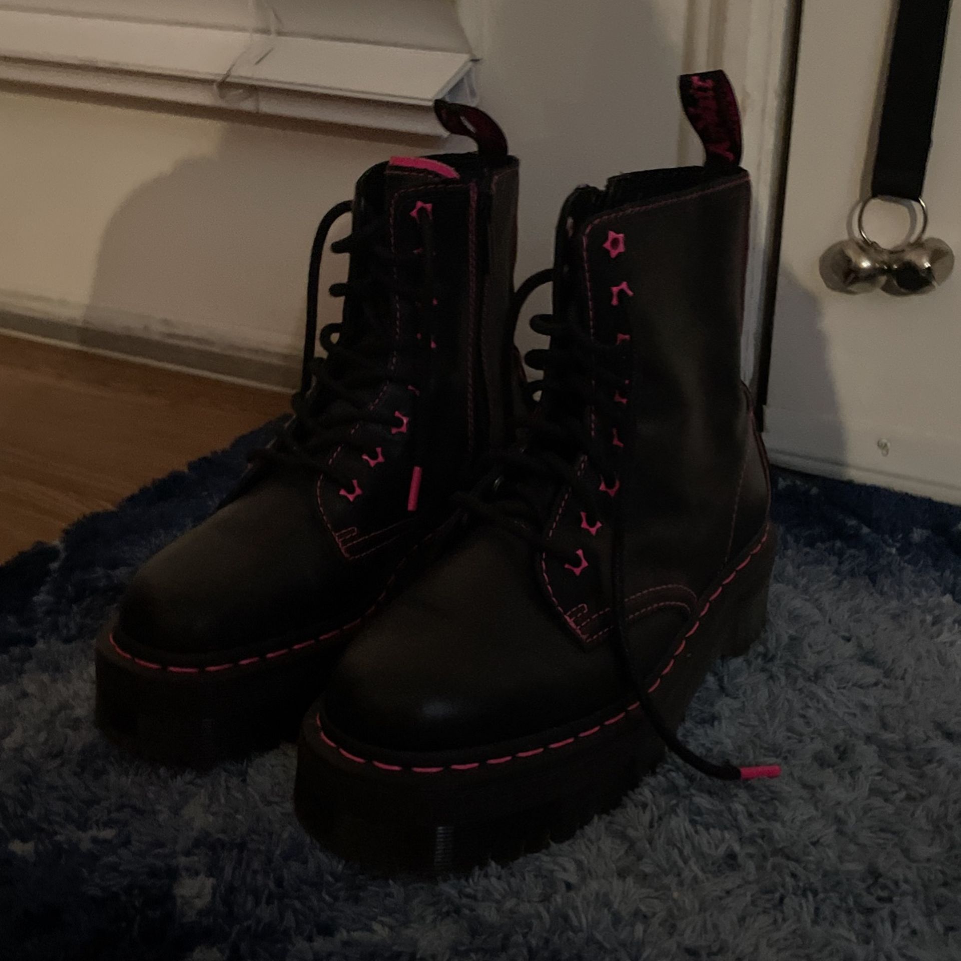 Pink And Black Dr. Martin Star Platform Boot Shoes Airwair Bouncing Soles Size 7 Size Seven