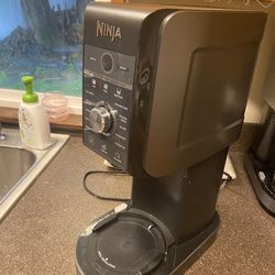 LOW PRICE MOVING- $280 RETAIL NINJA CREAMI