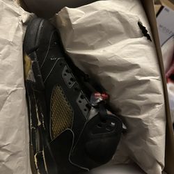 Jordan 5 Metalics